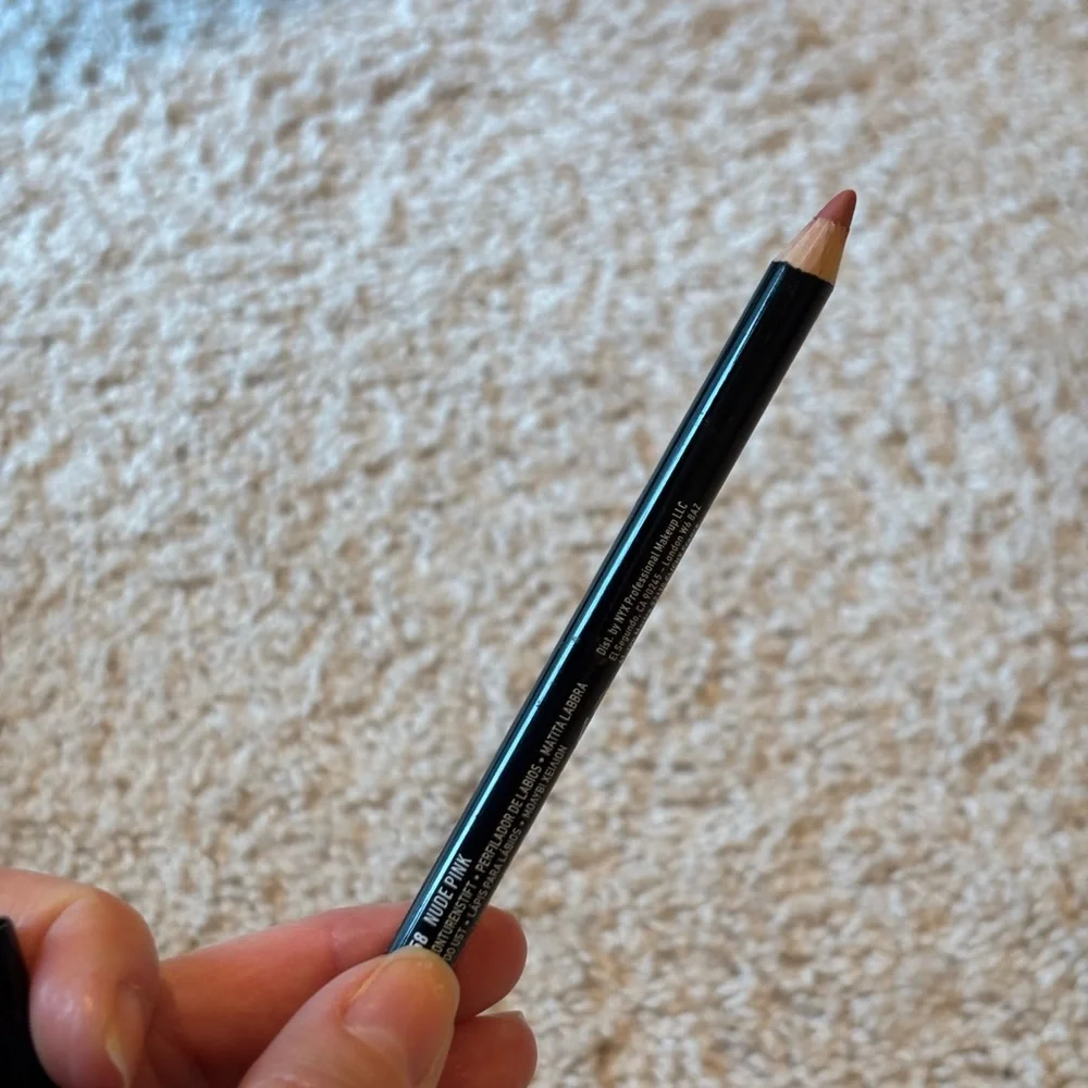 NYX Lip Liner and contour Stick Collection